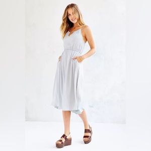 Alice & UO / Urban Outfitters Bibi Satin Midi Dress - Size M